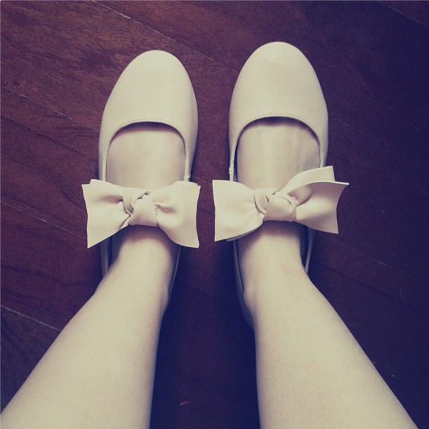Pink bow flats from shoedazzle.com